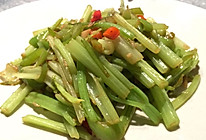 素炒芹菜的做法