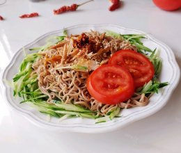 香辣鸡丝荞麦面的做法