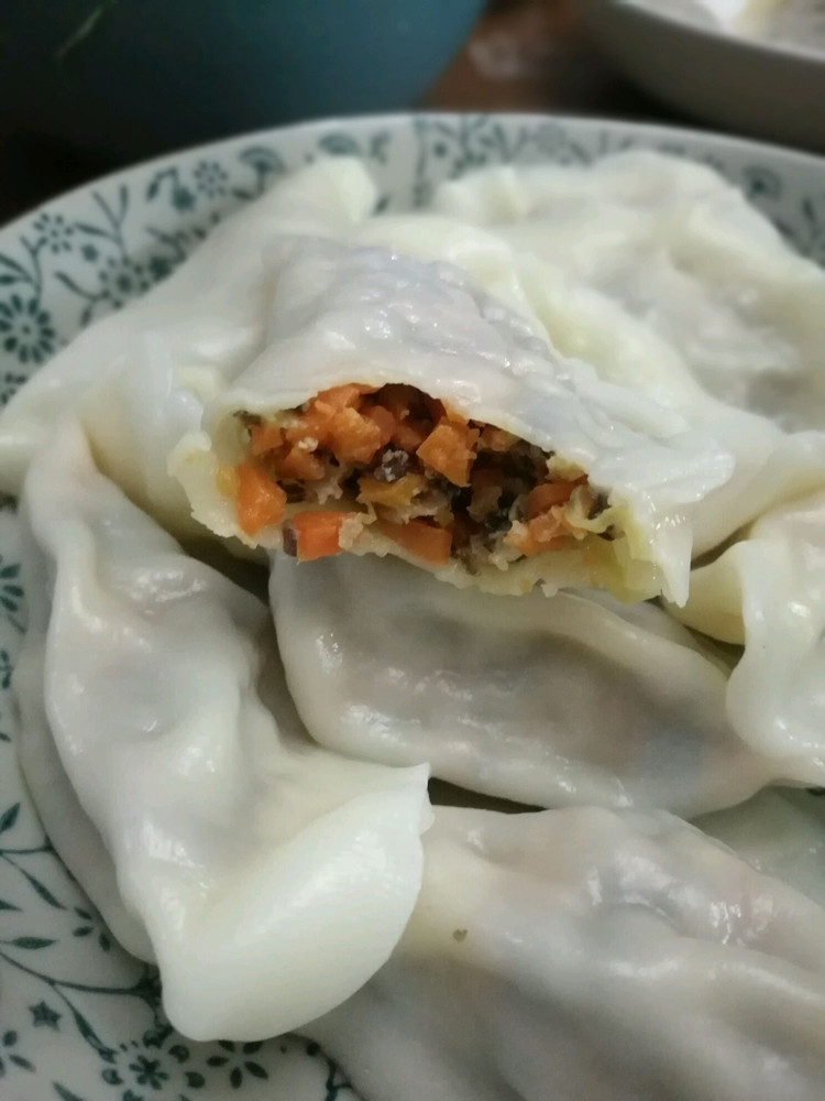 清新爽口，孩子爱吃胡萝卜馅水饺的做法