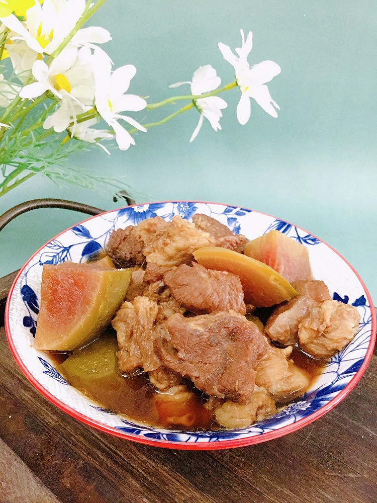 牛肉炖萝卜的做法
