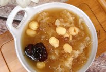 #养生打卡#银耳莲子红枣糖水的做法