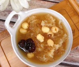 #养生打卡#银耳莲子红枣糖水的做法