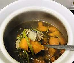 龙骨西洋菜红萝卜汤的做法