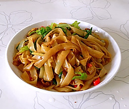 炒河粉的做法