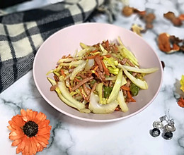 火腿肠炒胡萝卜西芹的做法