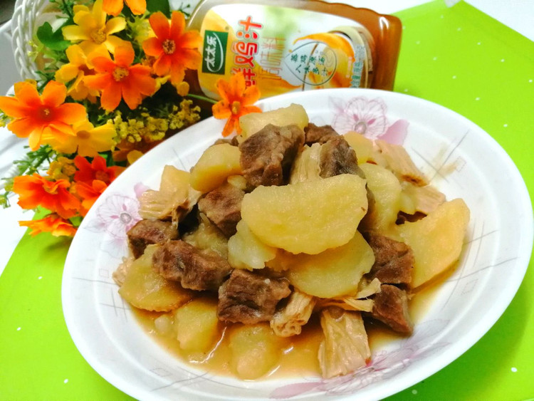 东北-土豆牛肉炖腐竹的做法