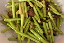 蒜苔炒腊肉的做法