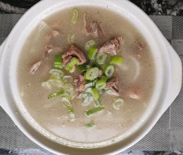 #给年味整点鲜的#羊肉炖白萝卜汤的做法