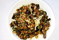 茄子肉丁面的做法