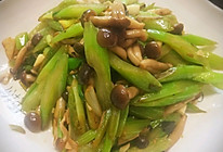 #合理膳食 营养健康进家庭#蟹味菇炒芹菜的做法