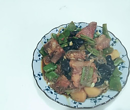 二豆炖排骨的做法