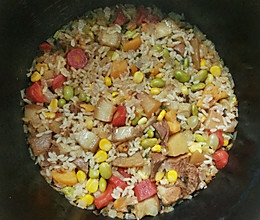 五彩红烧肉焖饭的做法