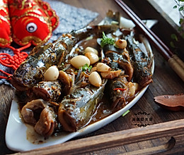 蒜烧黄颡鱼的做法