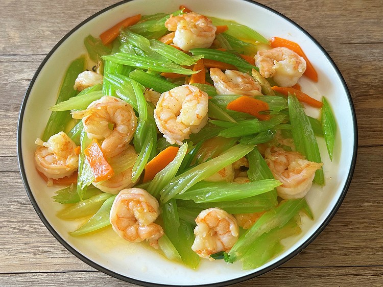 芹菜炒虾仁的做法