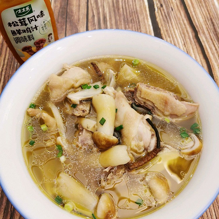 最简单又巨好喝的虫草松茸老母鸡汤的做法