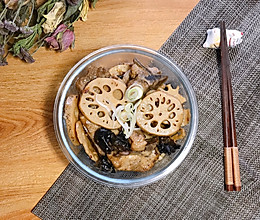 出租屋|排骨炖藕片|一份不能没有辣的炖菜的做法