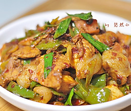 家常味饼子回锅肉的做法