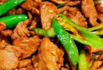 #刘畊宏女孩减脂饮食#青椒炒前腿肉的做法