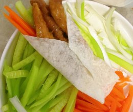 肉丝卷饼的做法