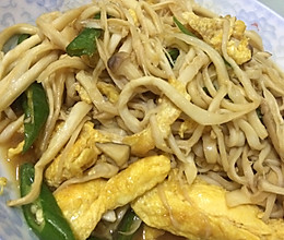 手撕杏鲍菇炒鸡蛋的做法