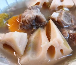 #时令蔬菜最养人#莲藕栗子汤～立秋过后广东妈妈最钟意煲的汤的做法
