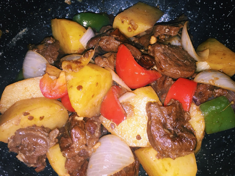 牛腱子和土豆的做法