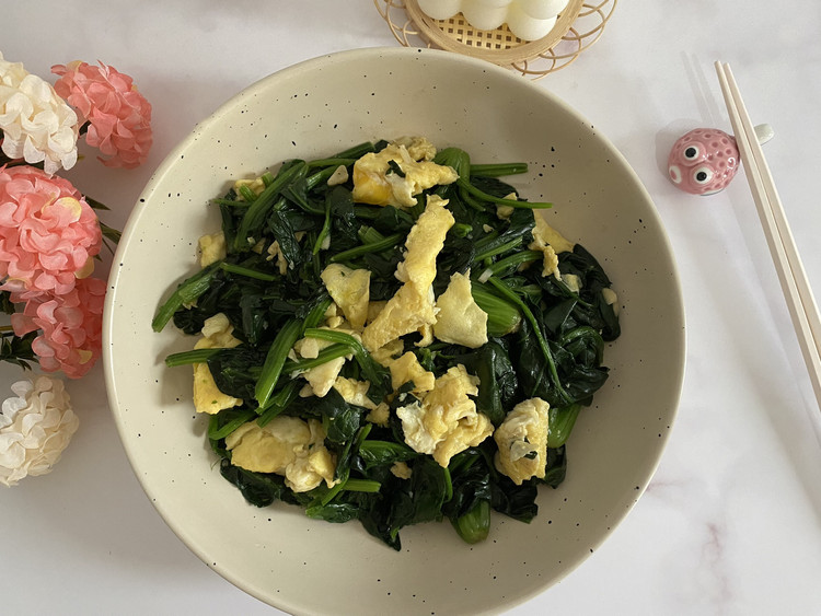 菠菜炒鸡蛋的做法