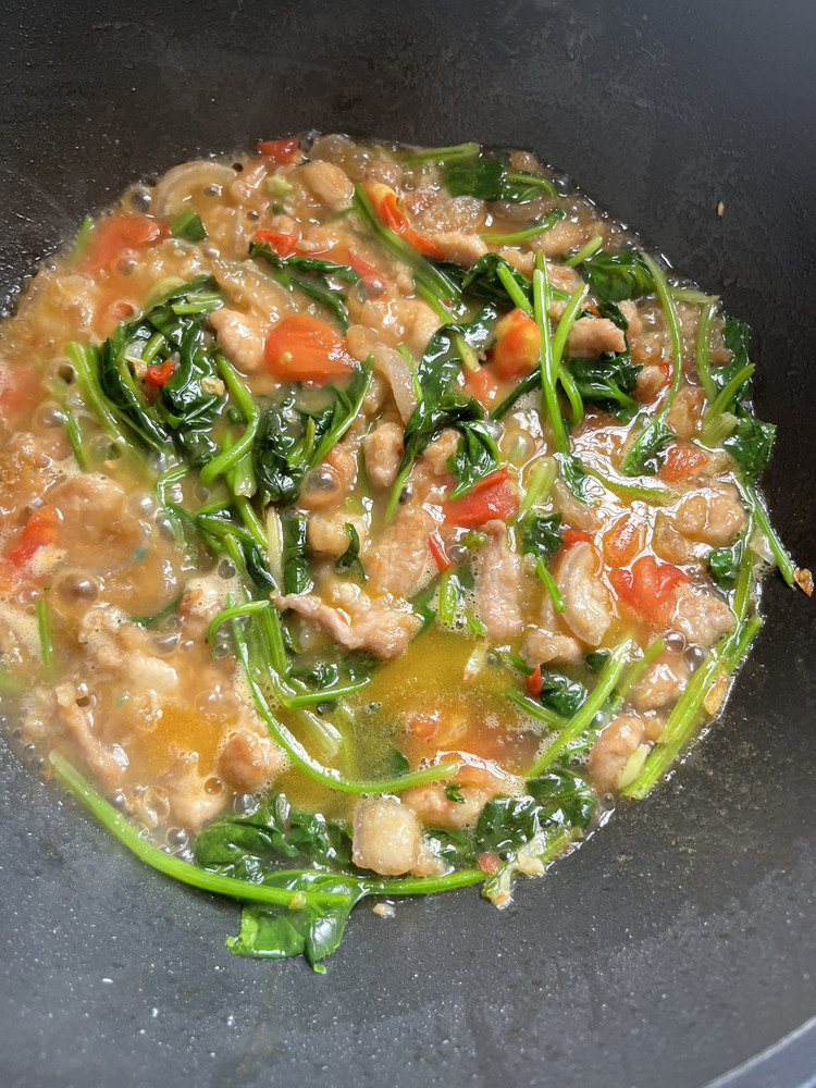 猪肉菠菜面的做法
