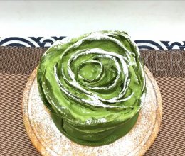 抹茶玫瑰千层卷，消暑必备，一口惊艳，唤醒了味蕾的每一个细胞。的做法