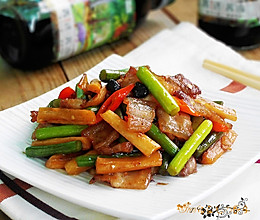 菁选酱油试用之--萝卜干蒜薹炒五花肉的做法