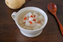 #晒出你的中秋团圆饭#秋季润燥的小甜汤～冰糖雪梨小丸子的做法