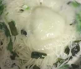 海带头汤面条的做法