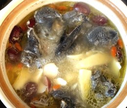 人参片药乌鸡汤的做法
