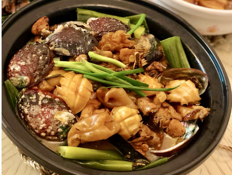 鲍鱼花胶焖鸡的做法