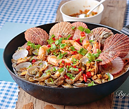 #春天肉菜这样吃#蒜蓉辣酱蒸海鲜的做法