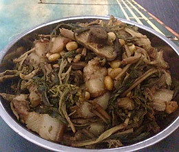 五花肉煲菜干黄豆的做法
