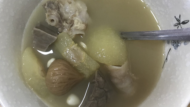 雪梨无花果猪肺汤的做法