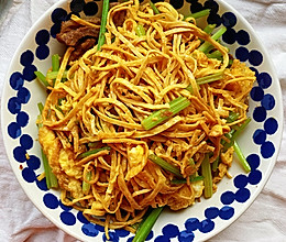 月子餐婴儿餐：芹菜炒牛肉鸡蛋豆腐皮的做法
