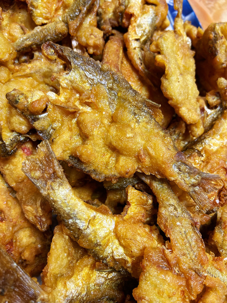 酥炸小鱼的做法