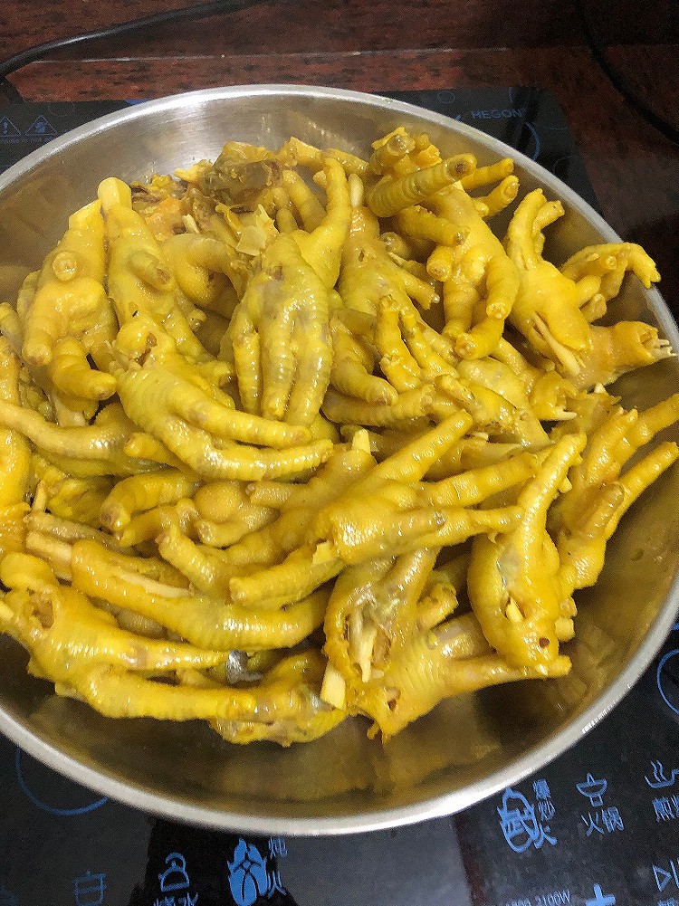 盐焗鸡爪的做法