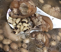 广式眉豆花生莲藕猪脚汤的做法