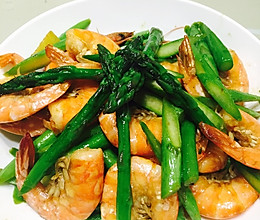 芦笋炒大虾的做法