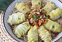 娃娃菜卷肉的做法
