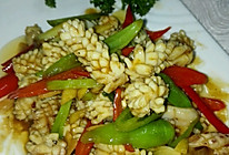 双椒爆鱿鱼的做法