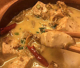 吸饱汤汁 牡蛎豆腐煲的做法