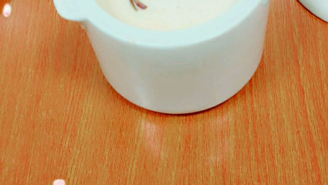 桃胶牛奶的做法