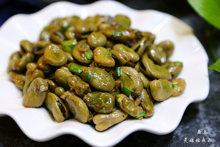 葱油蚕豆的做法