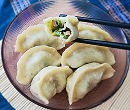 西葫芦香菇蒸饺的做法