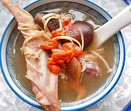 秋季滋补汤~筒骨老鸭杂菇汤的做法