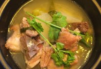 红白萝卜炖羊排的做法